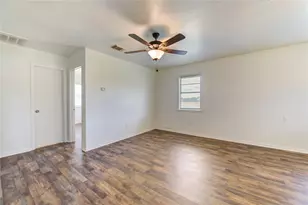 402 N 1st St, Beasley, TX 77417 - Photo 12