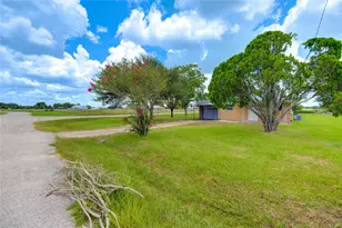 402 N 1st St, Beasley, TX 77417 - Photo 6