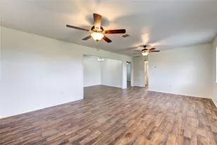 402 N 1st St, Beasley, TX 77417 - Photo 14