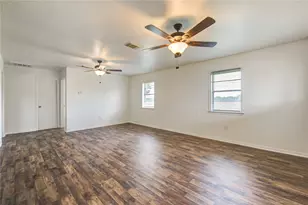 402 N 1st St, Beasley, TX 77417 - Photo 30