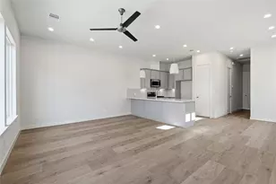 3907 Willowbend Pt Dr, Houston, TX 77025 - Photo 16