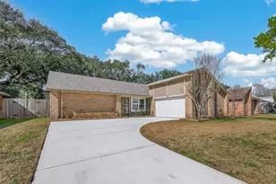 7910 Picador Dr, Houston, TX 77083 - Photo 2