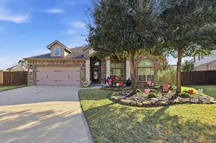 12403 Emerald Ln, Mont Belvieu, TX 77535 - Photo 2