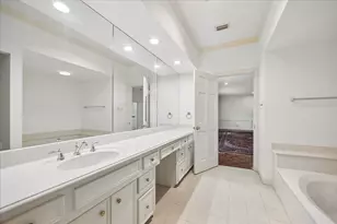 1422 Nantucket Dr, Houston, TX 77057 - Photo 14