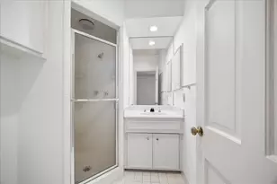 1422 Nantucket Dr, Houston, TX 77057 - Photo 18