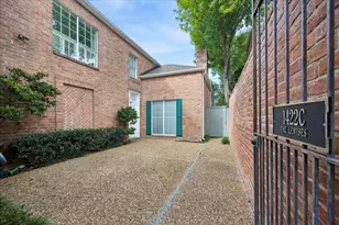 1422 Nantucket Dr, Houston, TX 77057 - Photo 2