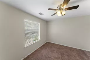 157 E Summerhaze Circle, The Woodlands, TX 77382 - Photo 32