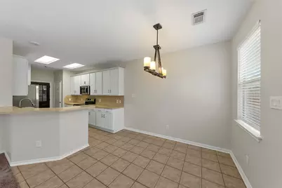 157 E Summerhaze Circle, The Woodlands, TX 77382 - Photo 10