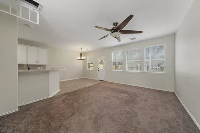 157 E Summerhaze Circle, The Woodlands, TX 77382 - Photo 6