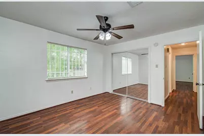 13147 Hollowcreek Park Drive, Houston, TX 77082 - Photo 24