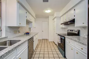 13147 Hollowcreek Park Dr, Houston, TX 77082 - Photo 14