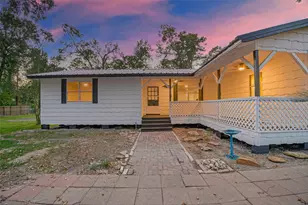 20824 S Navasota Dr, New Caney, TX 77357 - Photo 2