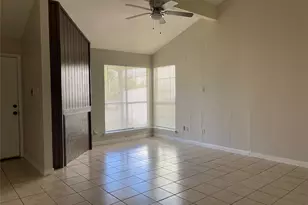 7715 Rolling Ridge Dr, Houston, TX 77072 - Photo 2