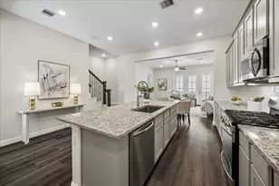 11004 Mikula Dr, Houston, TX 77043 - Photo 16