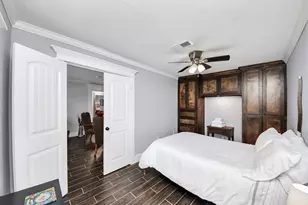8607 Shadow Crest St, Houston, TX 77074 - Photo 10
