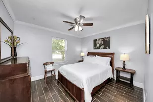 8607 Shadow Crest St, Houston, TX 77074 - Photo 12