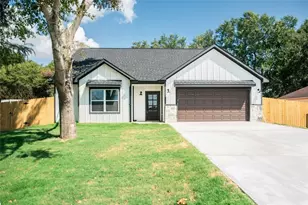 2414 Myrtle St, Waller, TX 77484 - Photo 10