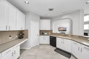 13710 Breezy Meadow Ct, Houston, TX 77044 - Photo 16