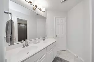 13710 Breezy Meadow Ct, Houston, TX 77044 - Photo 34