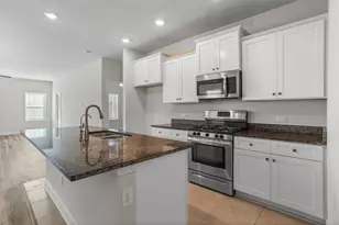 4203 W Bayou Maison Cir, Dickinson, TX 77539 - Photo 8
