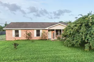 7301 Ave L 1/2, Santa Fe, TX 77510 - Photo 2
