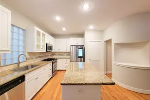 411 W 26th St, Houston, TX 77008 - Photo 8