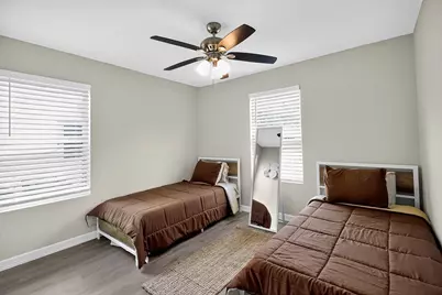 5233 Higgins Street, Houston, TX 77033 - Photo 14