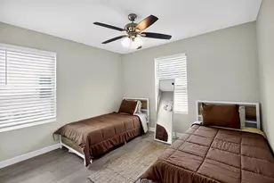 5233 Higgins St, Houston, TX 77033 - Photo 14