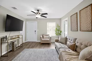 5233 Higgins St, Houston, TX 77033 - Photo 4