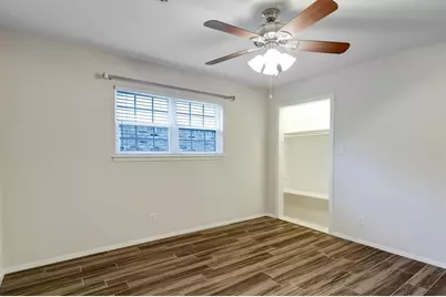 10403 Raritan Drive, Houston, TX 77043 - Photo 8