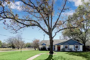10403 Raritan Dr, Houston, TX 77043 - Photo 1