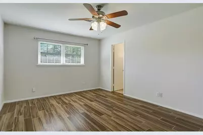 10403 Raritan Drive, Houston, TX 77043 - Photo 12