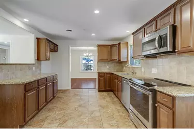 10403 Raritan Drive, Houston, TX 77043 - Photo 6