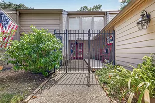 11835 Cedar Pass Dr, Houston, TX 77077 - Photo 2