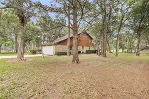 105 Seminole Dr, New Ulm, TX 78950 - Photo 4