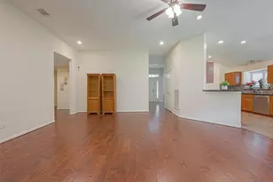 207 Rolling Plains Dr, Sugar Land, TX 77479 - Photo 10