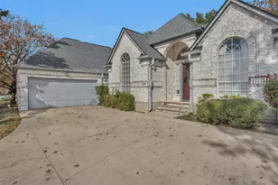 139 April Waters Dr N, Conroe, TX 77356 - Photo 4