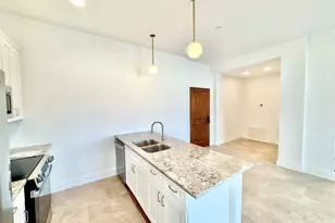 2102 Mechanic St, Galveston, TX 77550 - Photo 2