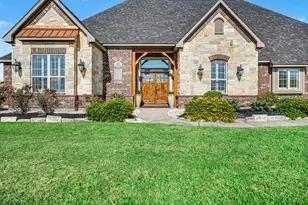 4527 Majestic Dr, Baytown, TX 77523 - Photo 6