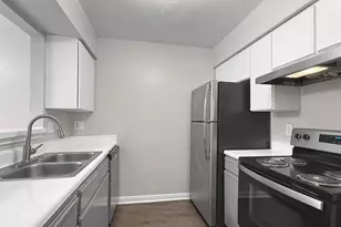 874 Yorkchester Dr, Houston, TX 77079 - Photo 4