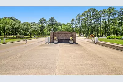 12995 Point Aquarius Boulevard, Willis, TX 77318 - Photo 36