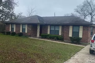 123 Lone Oak Dr, Highlands, TX 77562 - Photo 1