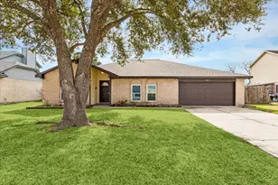 320 Creek Bend Dr, League City, TX 77573 - Photo 1