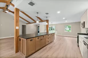 566 Beauregard Dr, Conroe, TX 77302 - Photo 18