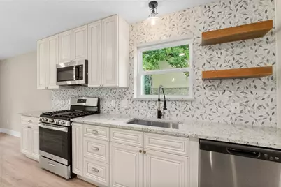 566 Beauregard Drive, Conroe, TX 77302 - Photo 6