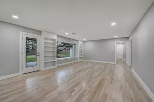 5318 Queensloch Dr, Houston, TX 77096 - Photo 8