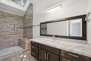 6107 Vinewood Dr, Houston, TX 77088 - Photo 14