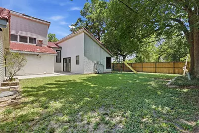6107 Vinewood Drive, Houston, TX 77088 - Photo 18