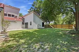 6107 Vinewood Dr, Houston, TX 77088 - Photo 18