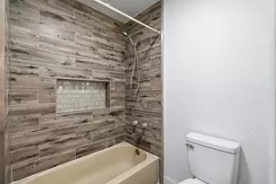 6107 Vinewood Dr, Houston, TX 77088 - Photo 16